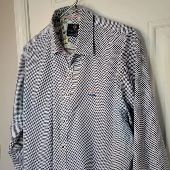 Pioneer Gragney London Button Down Shirt Blue White Pattern Logo Size XL. - Picture 2 of 12